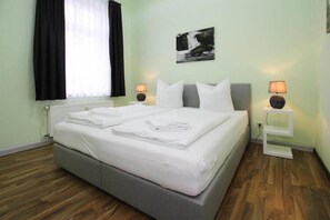 6 Schlafzimmer, Reisekinderbett, kostenloses WLAN