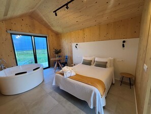 高档床上用品、羽绒被、特色装修、免费 WiFi