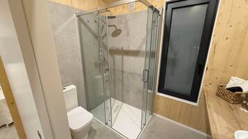 Cabaña Deluxe, balcón, vistas al mar | Baño | Secador de pelo, toallas, jabón y champú