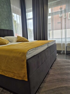 1 habitación, tabla de planchar con plancha, internet y ropa de cama 