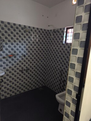 Toallas y papel higiénico