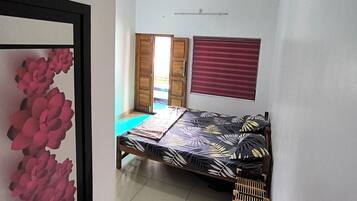 2 habitaciones, tabla de planchar con plancha, wifi y ropa de cama