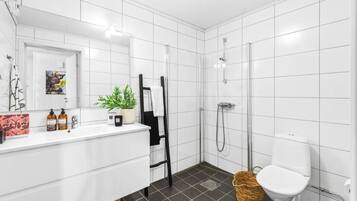 Shared Dormitory, 1 Bedroom | Bathroom