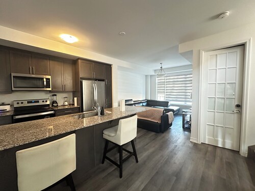 Masters Bedroom en-suite washroom living