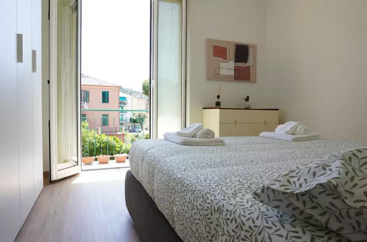 2 slaapkamers, een bureau, een strijkplank/strijkijzer, wifi