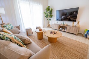 Living area - Boho Swim-Up Suite | Access to Private Beach (Bavaro)