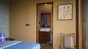 3 chambres, fer et planche à repasser, Wi-Fi, draps fournis