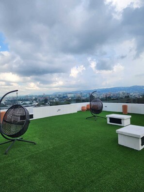 Terrace/patio - Beautiful apartment with 2 free parking spaces, 5 min from the airport, super comfortable. (Ciudad de Guatemala)