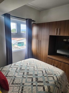 熨斗/熨衣板、免费 WiFi、床单