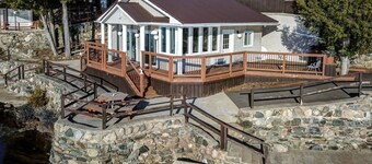 The Ridge Cottage is a cozy lakefront home on Coe Hill