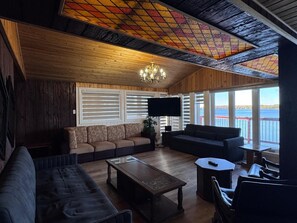 Smart TV, video games