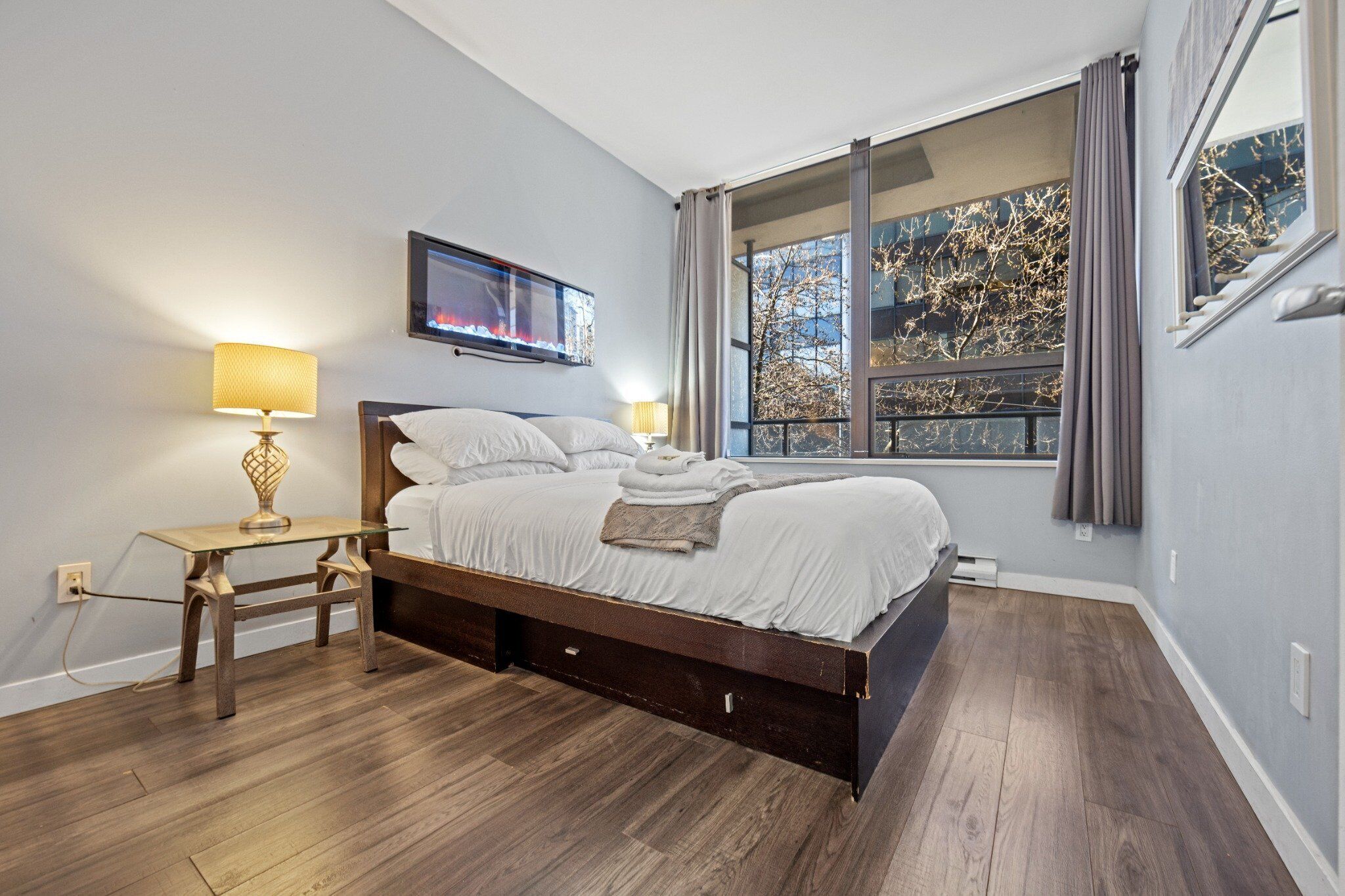 1 habitación, tabla de planchar con plancha, wifi y ropa de cama 
