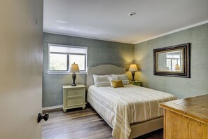 2 bedrooms, iron/ironing board, free WiFi, bed sheets