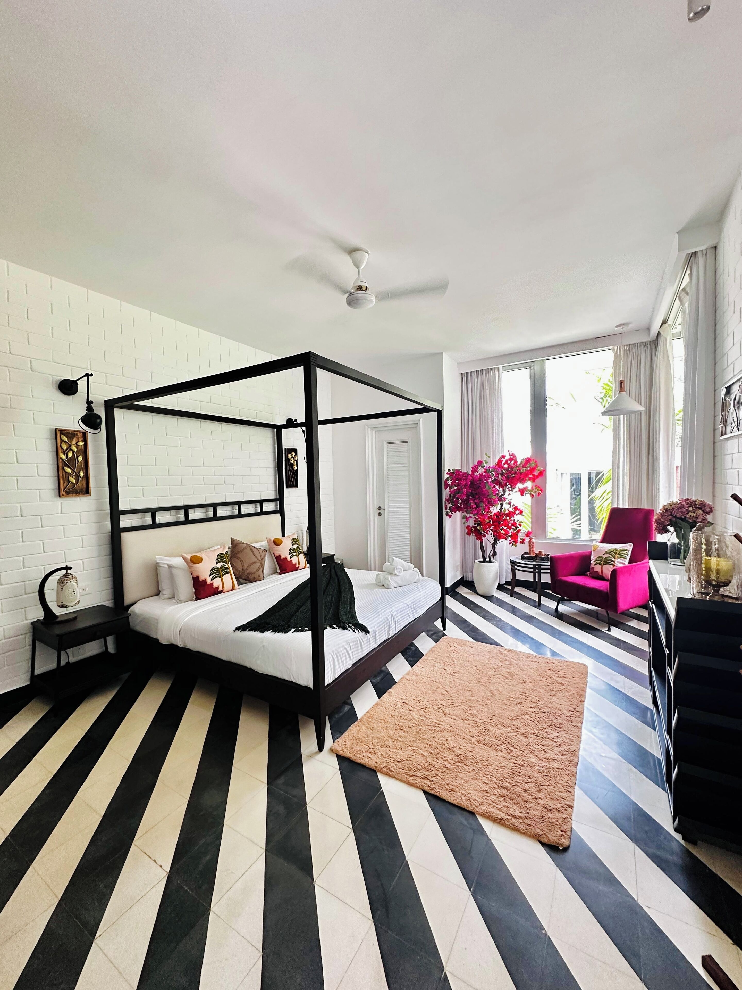 Iron/ironing board, free WiFi, bed sheets