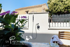 Property grounds - The Blue Lapwing at the Court (Teulada)