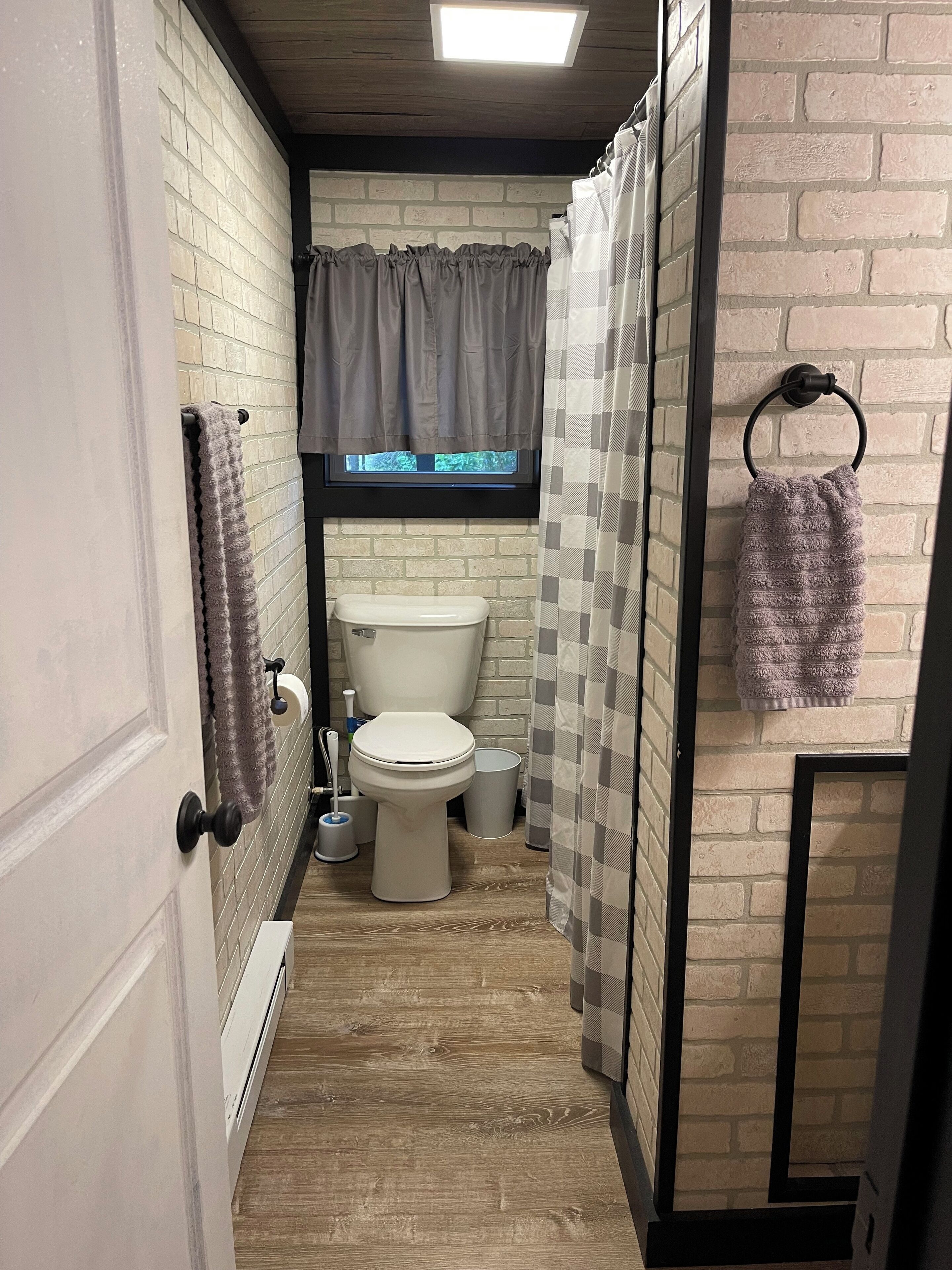 Towels, soap, shampoo, toilet paper