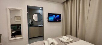 White Arches Studio Suite