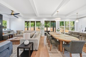 Smart TV, fireplace, books, offices