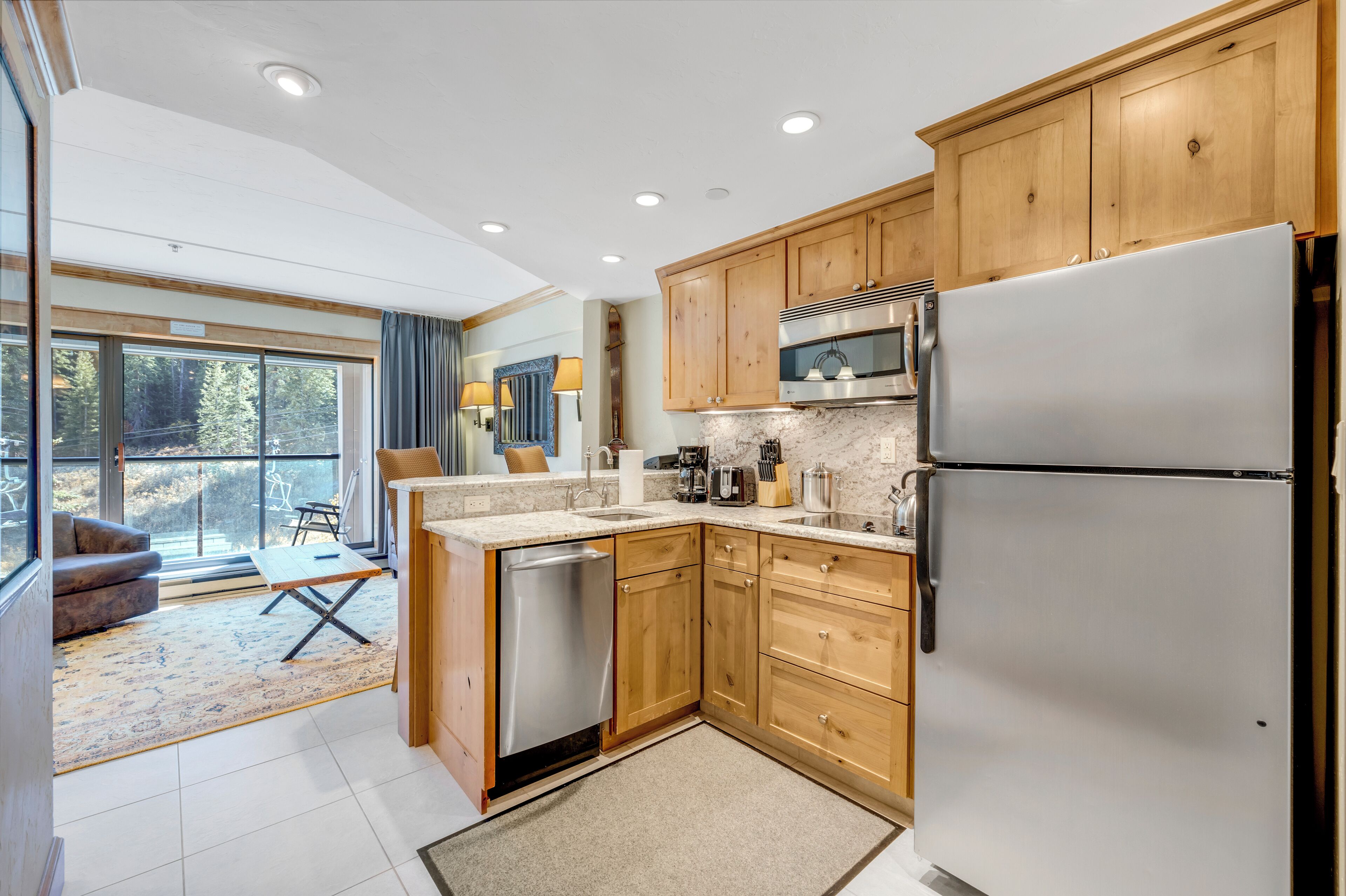 Refrigerador, microondas, horno y lavavajillas 