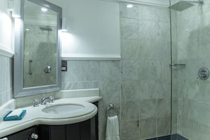Handtücher, Toilettenpapier