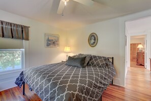 4 habitaciones, tabla de planchar con plancha, wifi y ropa de cama 