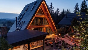 المنشأة من الخارج