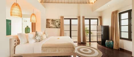 3 bedrooms, travel crib, WiFi, bed sheets