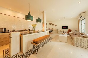 Télévision, chaîne hi-fi