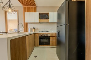 Køleskab, mikrobølgeovn, ovn, opvaskemaskine