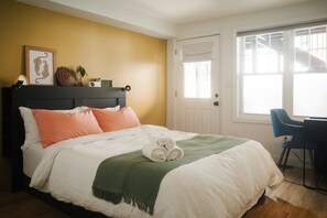 2 makuuhuonetta, silitysrauta/-lauta, Wi-Fi, vuodevaatteet