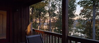 4 bedroom lakefront retreat with breathtaking views