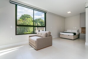 Fer et planche à repasser, accès à Internet, literie fournie