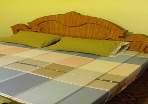 2 dormitoris, planxa i posts de planxar i Internet 