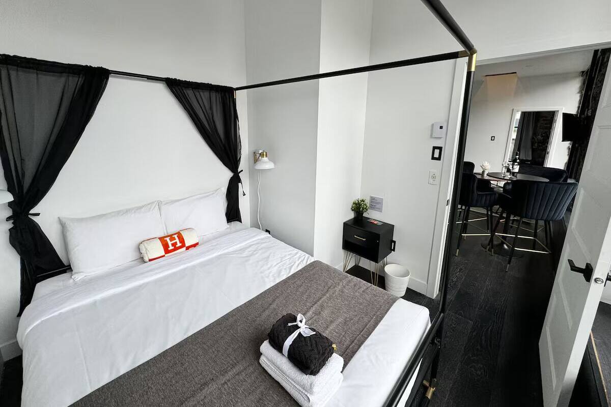 Iron/ironing board, free WiFi