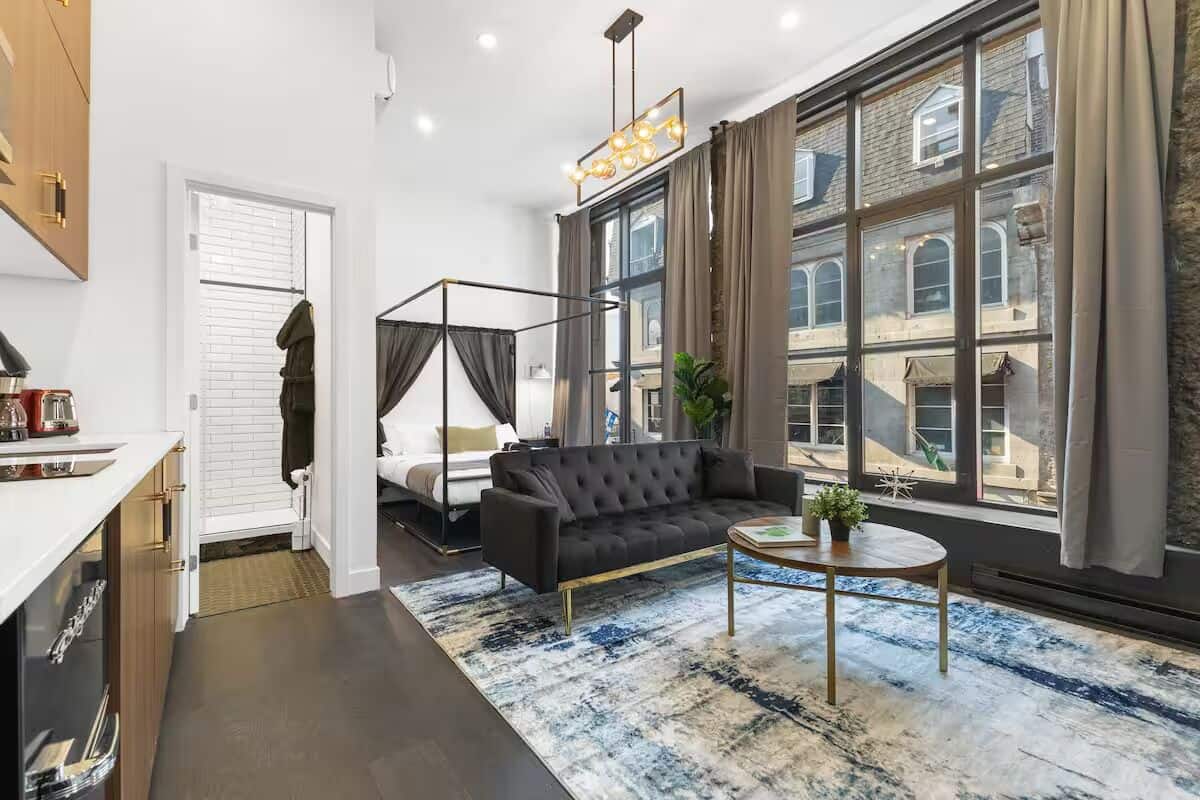 Studiosuite – deluxe, byutsikt | Oppholdsområde