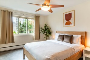 2 habitaciones, escritorio, tabla de planchar con plancha y wifi gratis 