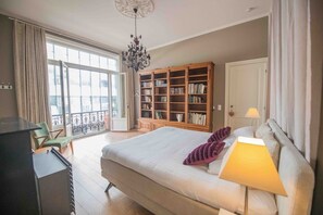 6 slaapkamers, een strijkplank/strijkijzer, gratis wifi, beddengoed