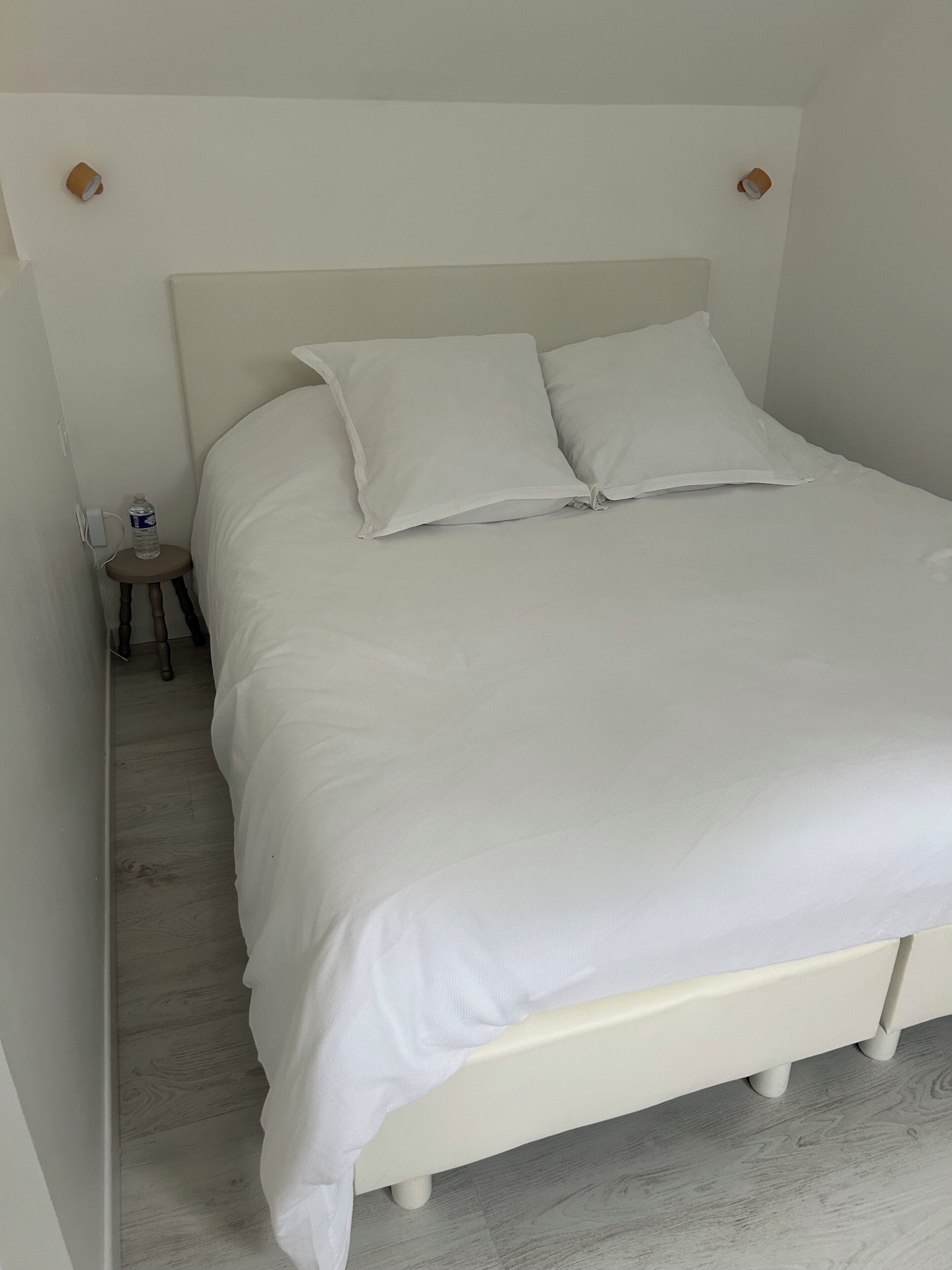 1 slaapkamer, een strijkplank/strijkijzer, wifi, beddengoed