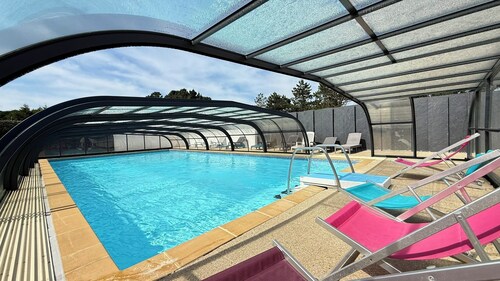 🌊 Holiday Home in Erdeven – Walk to the Beach, Heated Pool & Private Garden