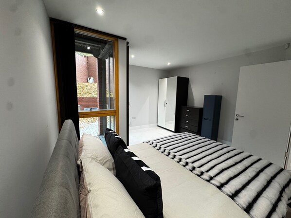 3 habitaciones y ropa de cama 