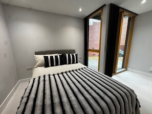 3 bedrooms, bed sheets - Sheffield City Comfort Apartment (Sheffield)