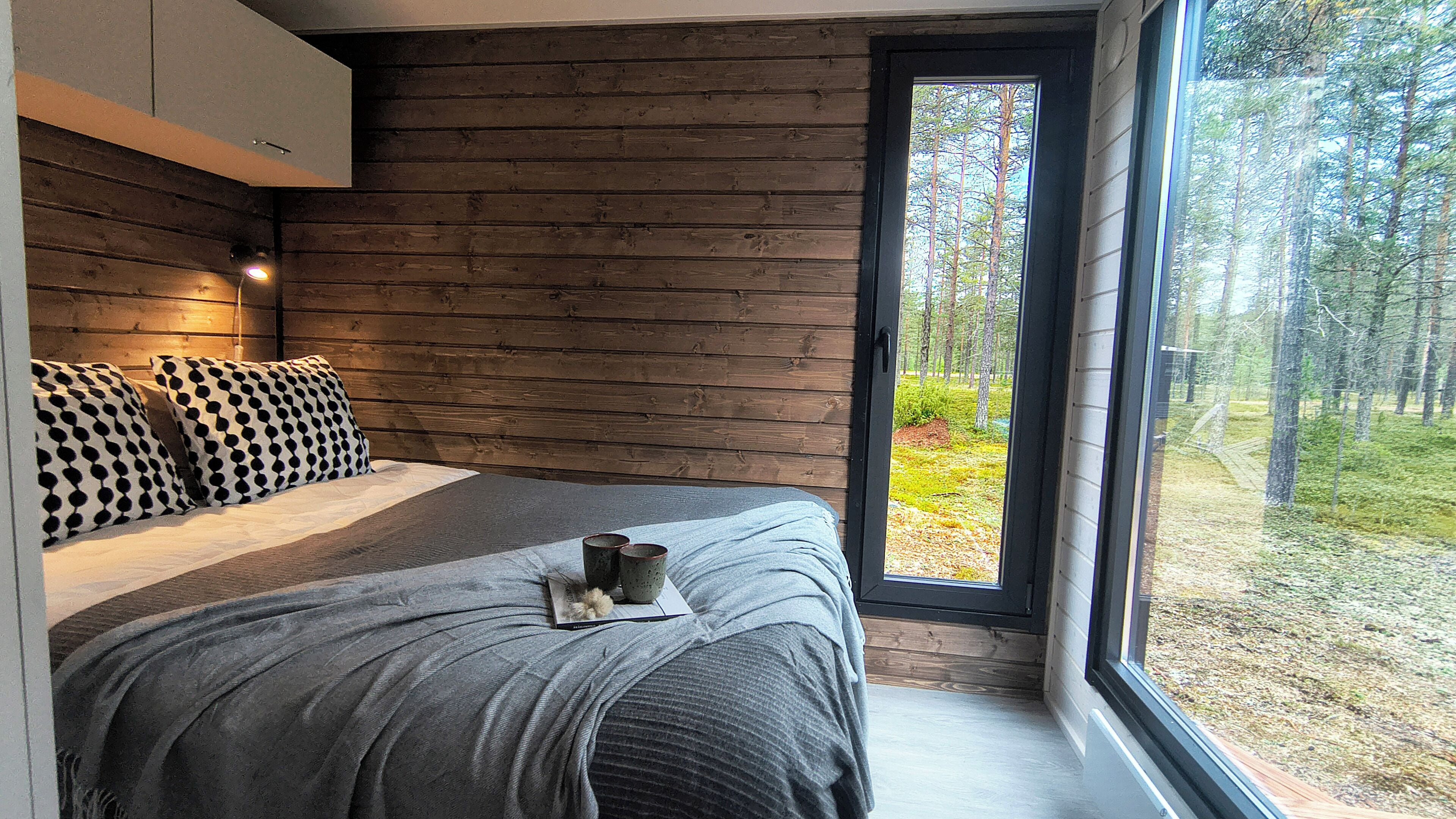 Superior-chalet, patio, näköala laaksoon | Yksilöllisesti sisustettu, yksilöllisesti kalustettu, työpöytä