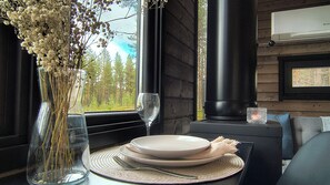 Chalet, patio, näköala laaksoon | Oleskelualue