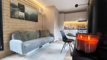 Superior-chalet, patio, näköala laaksoon | Oleskelualue | Takka, lämmitetyt lattiat