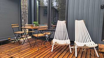 Superior-chalet, patio, näköala laaksoon | Terassi/patio