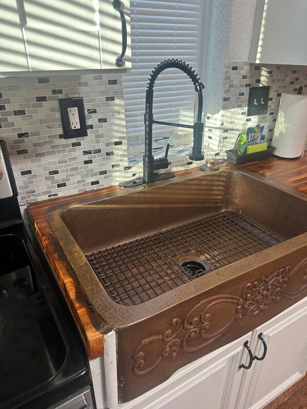 Microondas, horno, parrilla de estufa y lavavajillas 