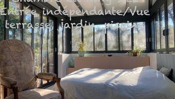 4 bedrooms, desk, travel crib, free WiFi