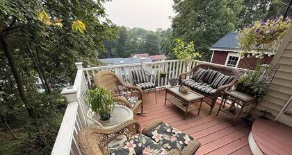 Gallows Hill Guest House, Charming 2BR Apartment on Gallows Hill in Salem, MA
