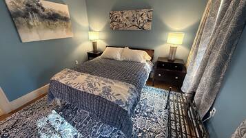 2 slaapkamers, een strijkplank/strijkijzer, gratis wifi, beddengoed