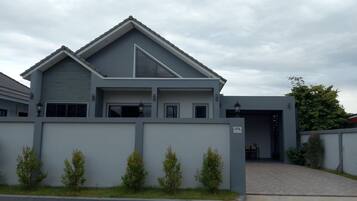 Ferienhaus, 3 Schlafzimmer, Raucher, Terrasse | Fassade der Unterkunft